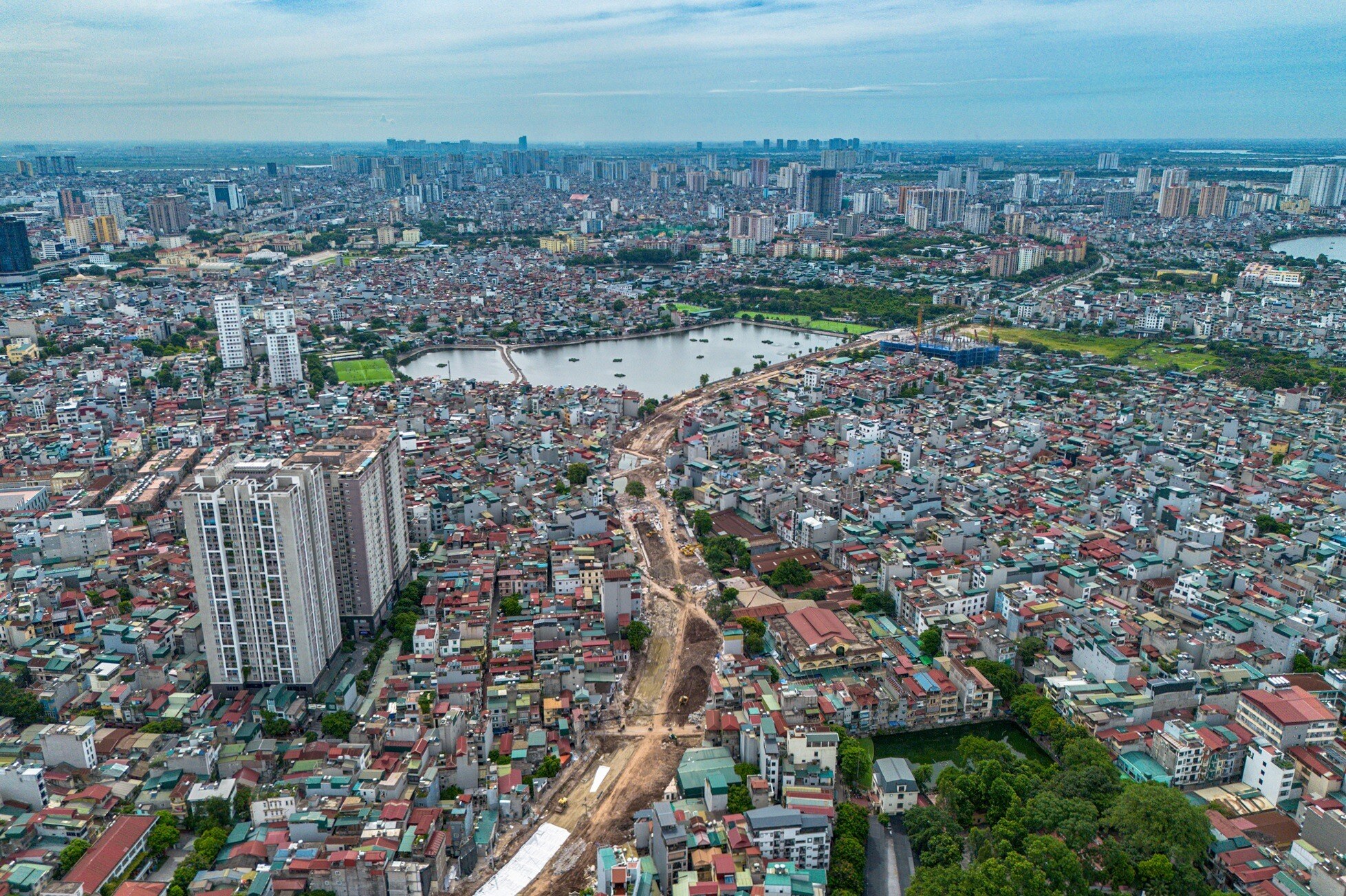 Toàn cảnh đoạn đường khớp nối quan trọng giữa thủ đô sắp thông xe sau hơn 10 năm dang dở