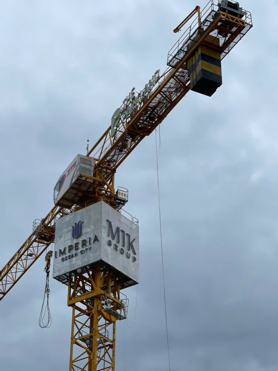 MIK Group hoàn thiện thi công bộ logo dự án